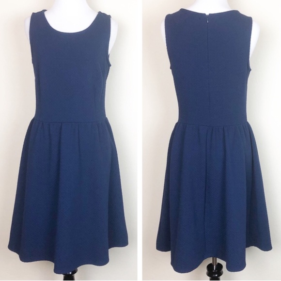 Reynah Couture Dresses & Skirts - 🛍 $6 SALE Reynah Couture Textured A-Line Dress